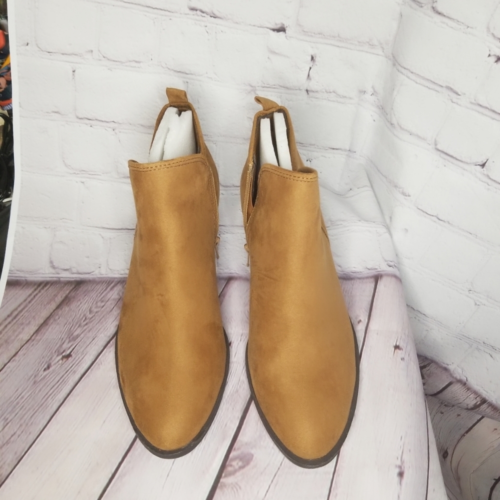 Woman bootie